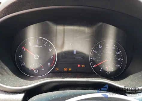 2018 Kia Sportage Lx z USA, uszkodzony, nr VIN KNDPM3AC8J7463543